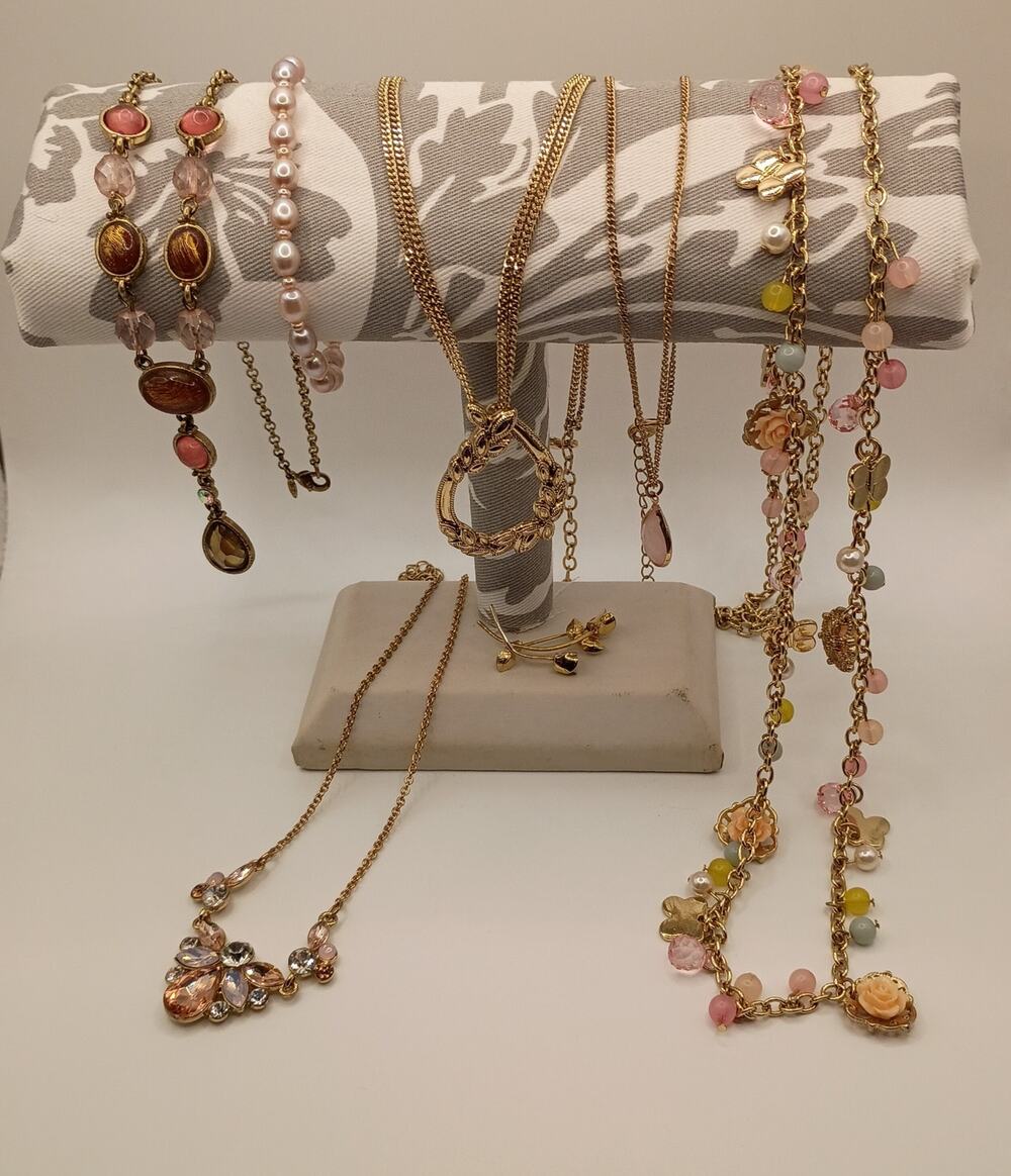 Pink & Gold Floral Jewelry Lot – 7 Pieces
